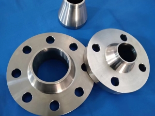 Titanium flanges